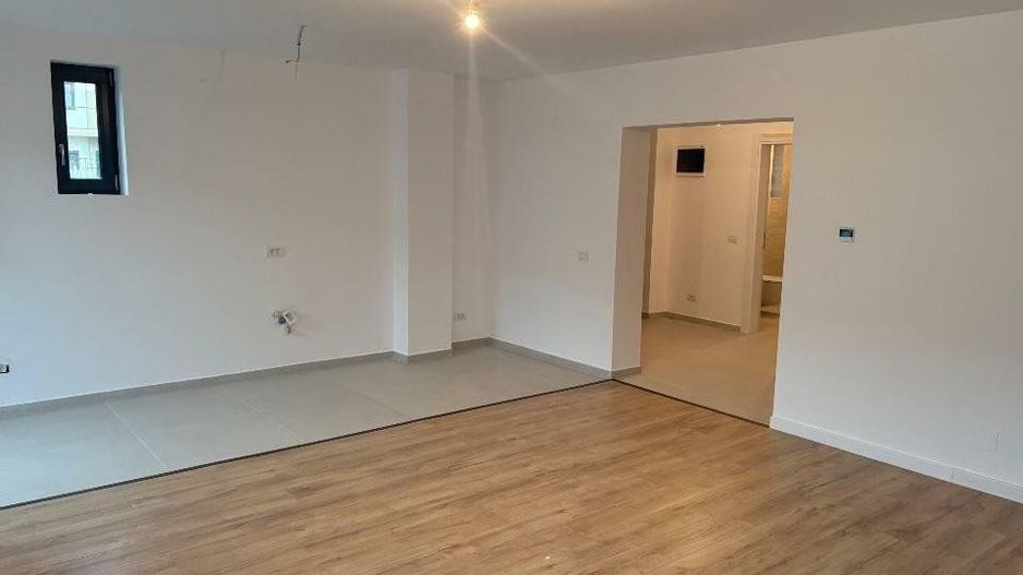 Vila moderna spatioasa - Poză 10