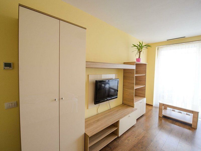 Apartament 2 camere, zona Coralia – Satul de Vacanță, etaj 4 - Poză 2