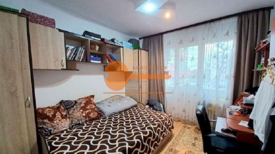 4 camere Rahova cu doua balcone si boxa - Poză 5