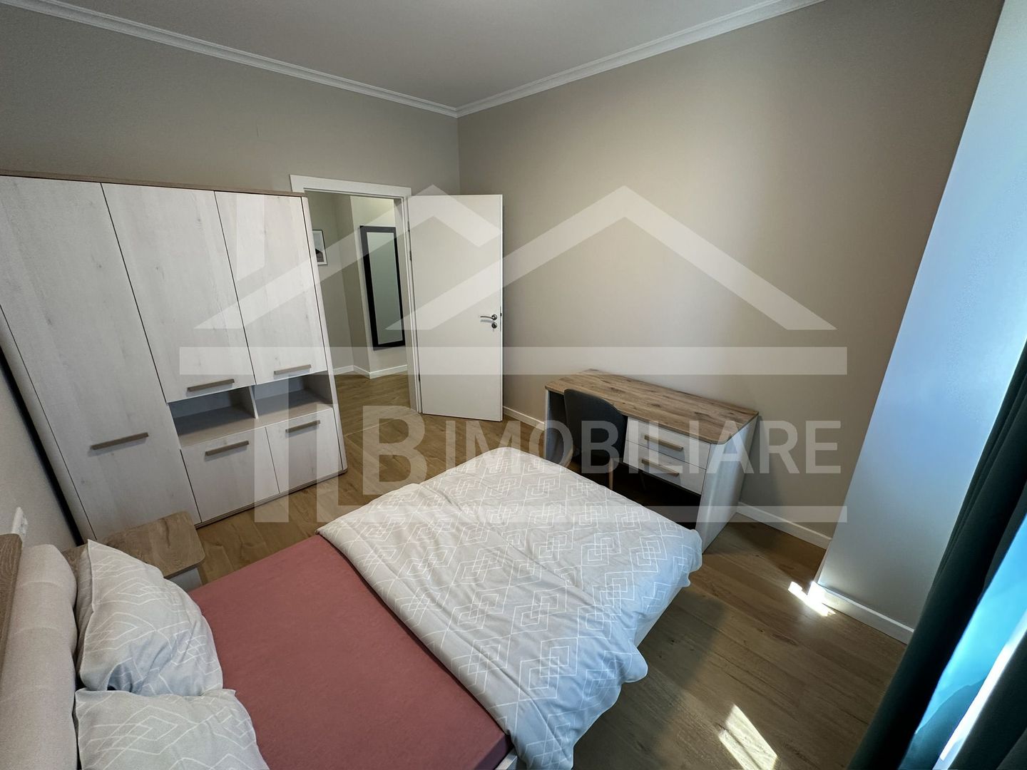 Apartament cu 3 camere, 70mp, parcare, Zona Concept 9 - Poză 6