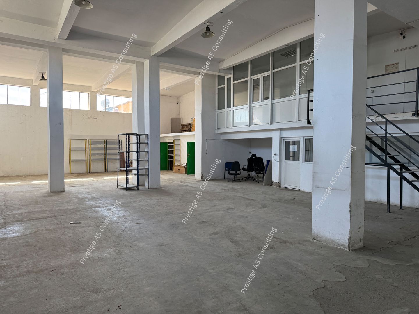 Hala 300 mp | Birouri + Vestiar | Acces auto | 3 intrari | Zona Lipovei - Poză 17