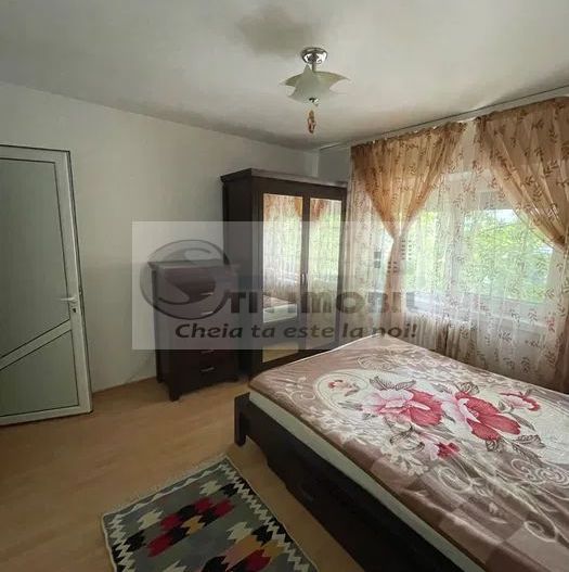 Apartament 3 camere CUG 470 euro - Poză 2