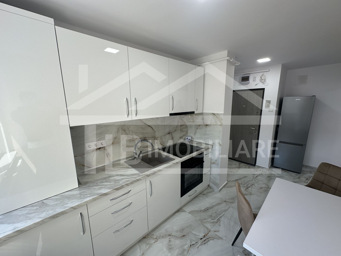 Apartament de 2 camere, 50mp, decomandat, prima inchiriere, Zona UMFST - Poză 2