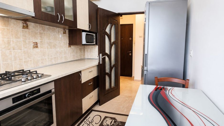 Apartament renovat 2 camere SD 49 mp Podu Ros 92000 euro - Poză 6