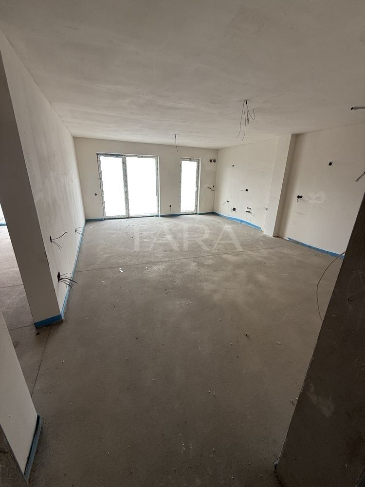 Apartament modern cu 2 camere, balcon generos și parcare inclusă. - Poză 2