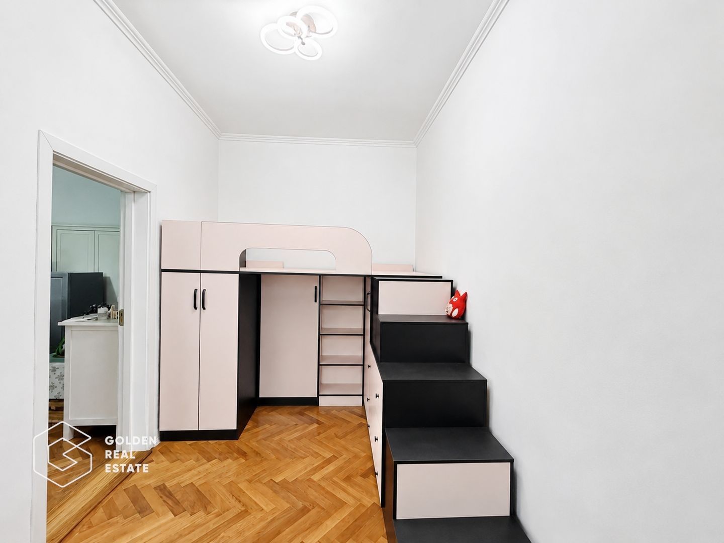 Apartament ultracentral, 2 camere, curte cu acces auto - Poză 4