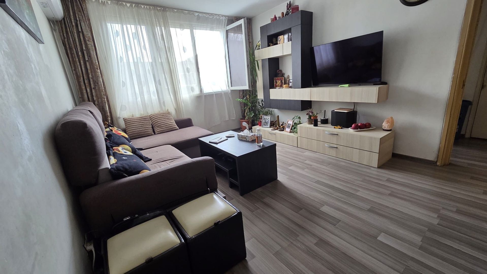 Apartament superb cu trei camere, Piata Sudului, 125.000€ negociabil - Poză 1