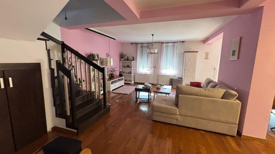 Vila deosebita aproape de padure - Poză 47