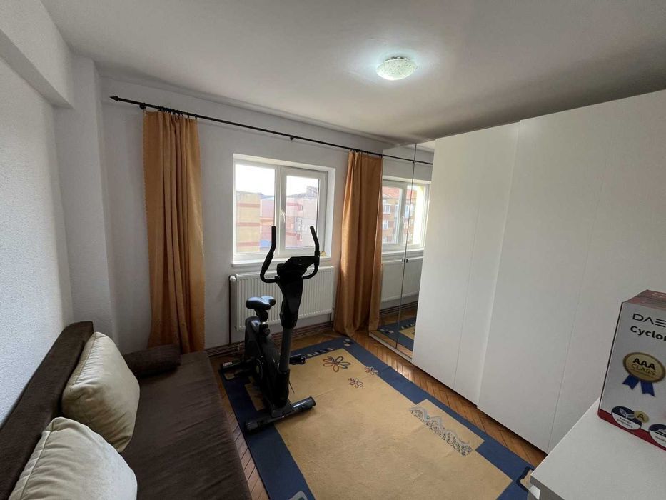 Apartament cu 3 Camere, decomandat  Cetate  Mercur  2 bai,boxa - Poză 4