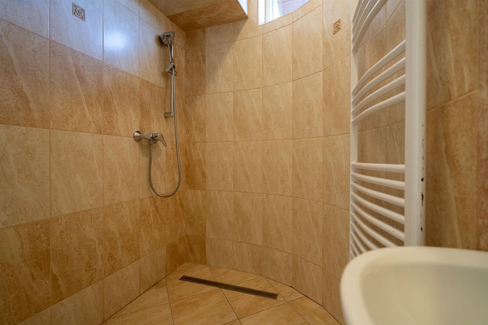 Vila Grigorescu 4 camere 3 bai la asfalt - Poză 9