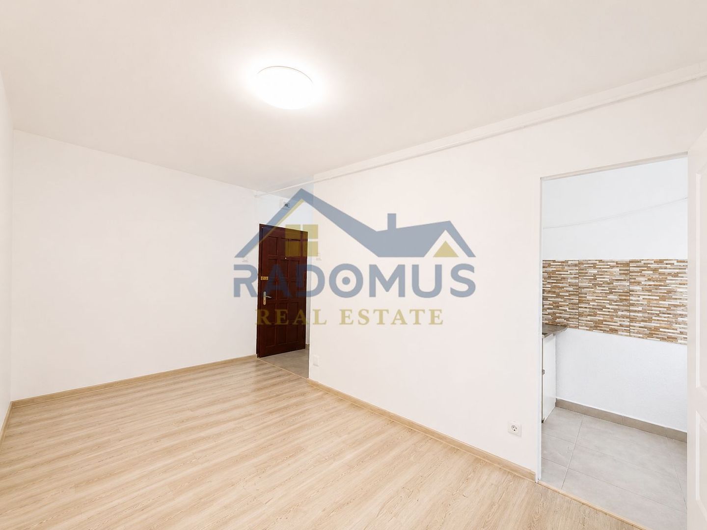 Garsonieră de vânzare – 22 Mp Utili - Parter - Vest -31.900 Euro - Poză 6