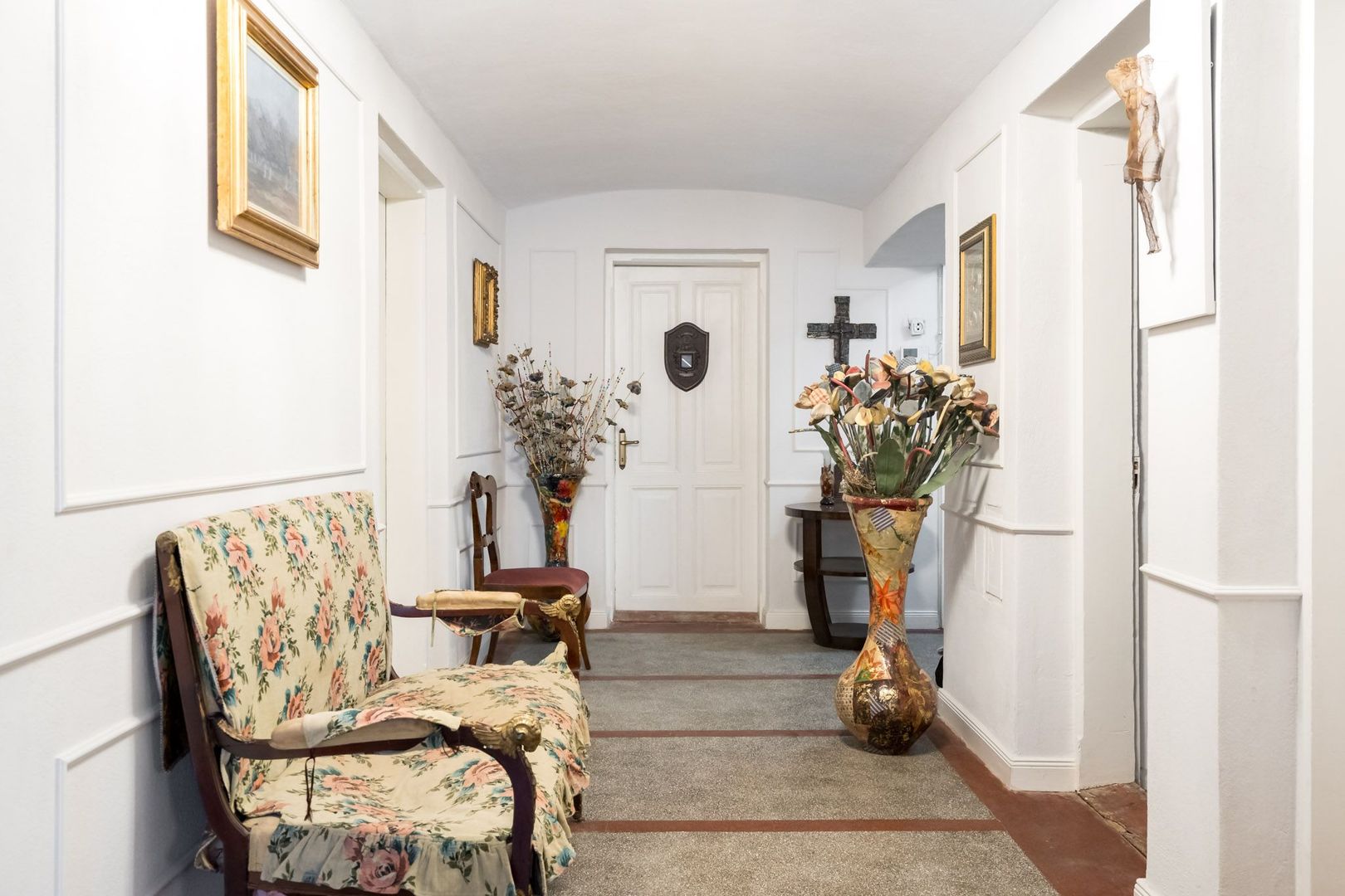 VILA REPREZENTATIVA ICOANEI - Poză 19