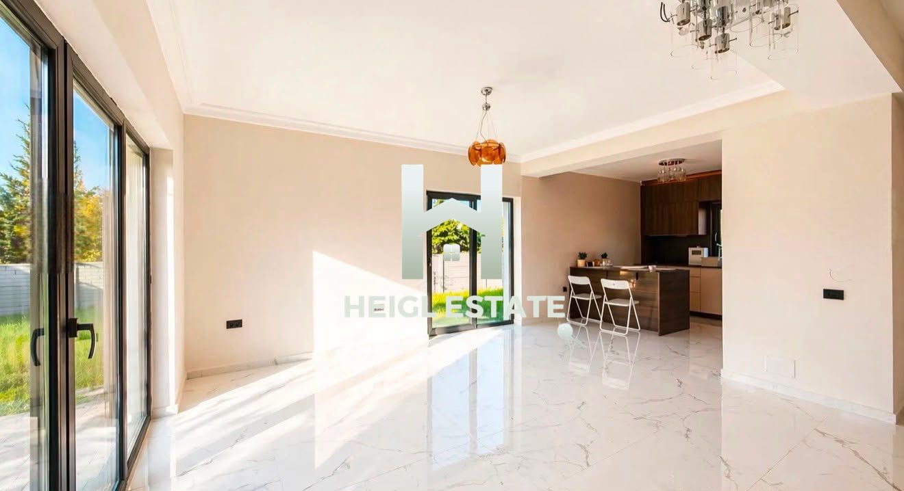 Casa moderna cu 4 camere plus mansarda in Dumbravita pozitionare TOP - Poză 2