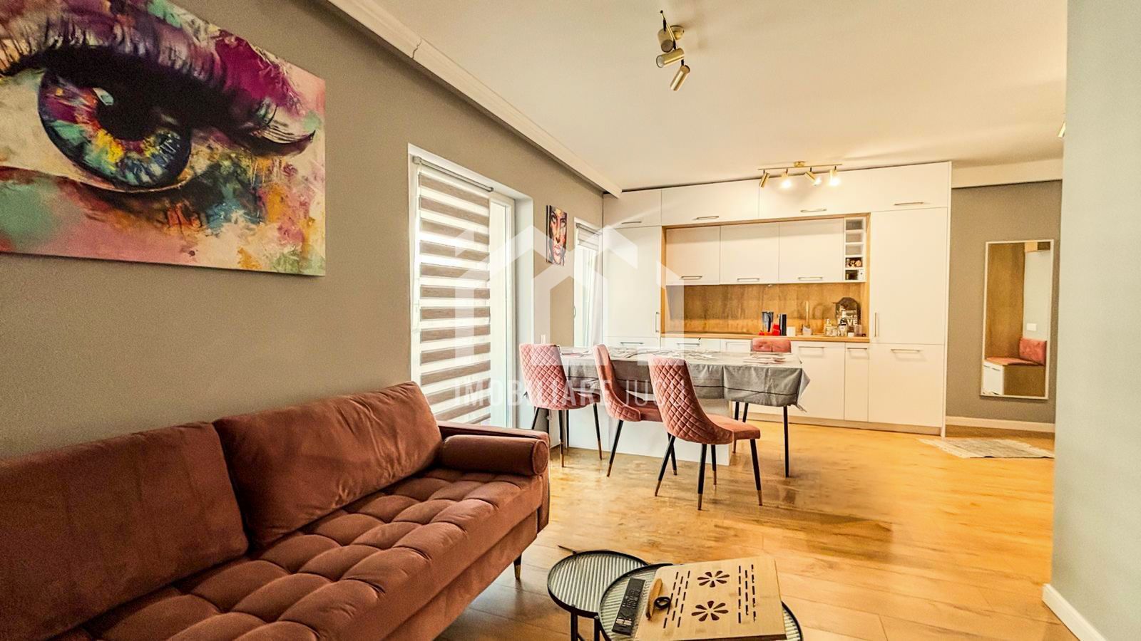 De inchiriat apartament 3 camere, Etaj 1, Parcare, Bloc Nou, Apahida - Poză 1