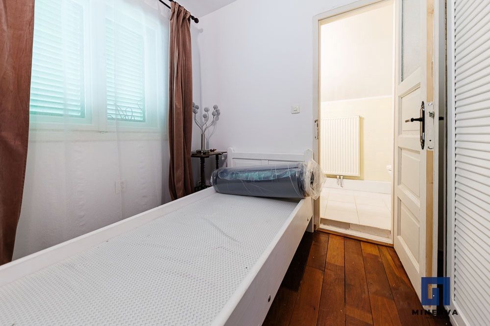 Vila cu 6 cam si 6 bai- 3465 mp teren- ideala pentru dezvotarea unui bussines  - Poză 39