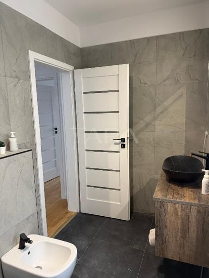 Duplex ultra-finisat cu grădină și terasă rooftop - stradă privată. - Poză 9