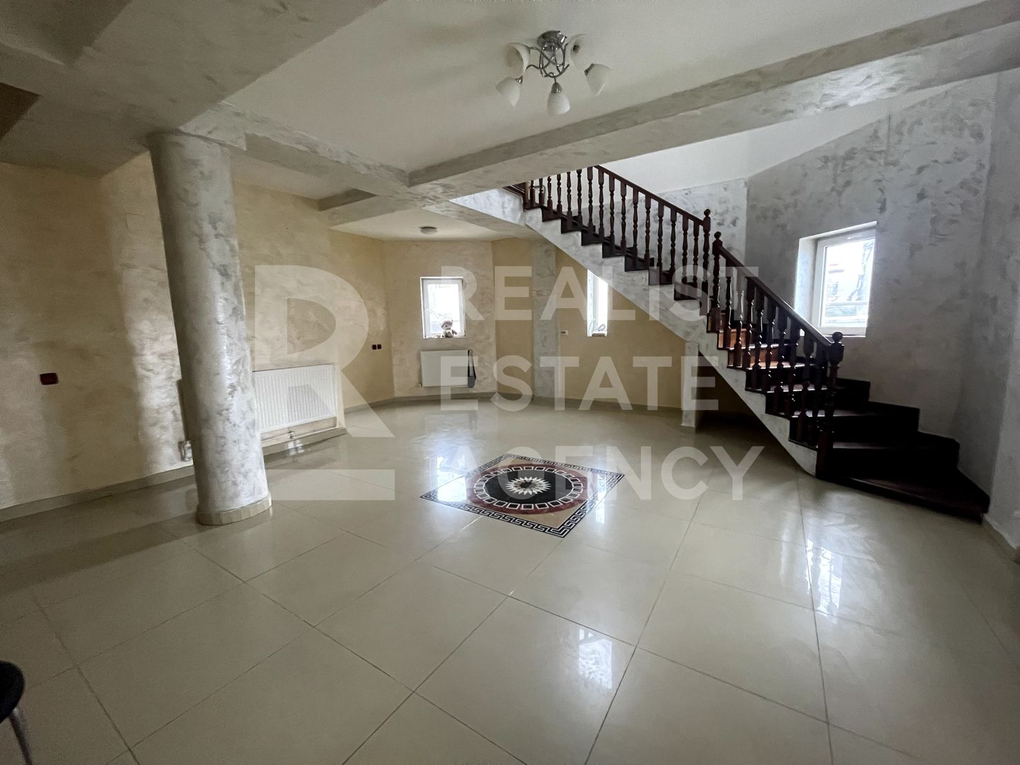 Casă în zonă centrală, Cantemir, Iași, pentru locuință sau buissnes - Poză 3