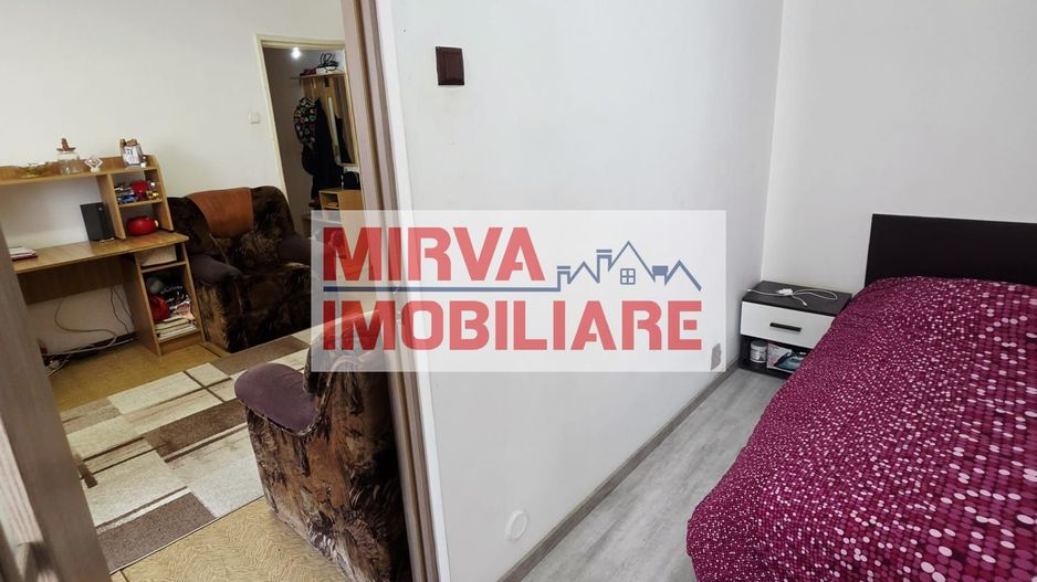 Apartament 3 camere, etaj 3, Malu Roșu – Str. Rîșnovenilor - Poză 6