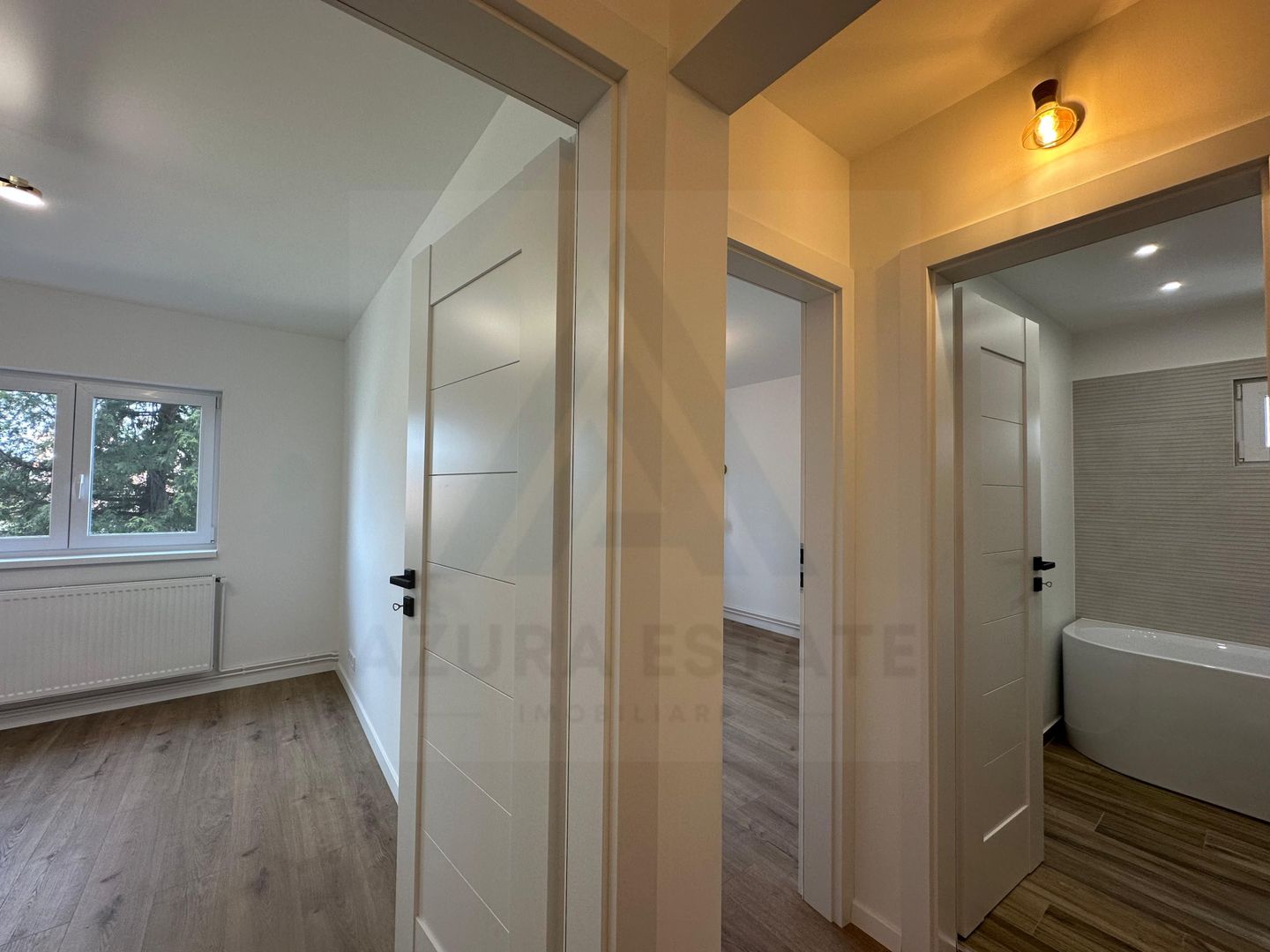 Apartament 3 camere 64 mp utili 2 bai etaj 1 complet renovat Strand - Poză 3