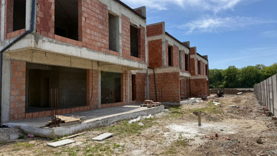 Eleganță și natură: vilă urbană exclusivistă în Tunari - Poză 15