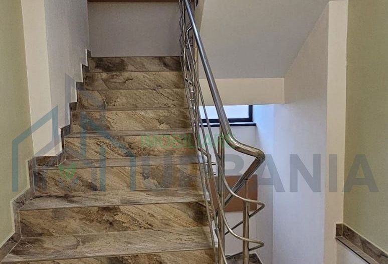 Apartament 2 camere central, mobilat deosebit - Târgu Frumos - Poză 1