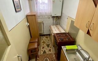 Etaj Intermediar-Apartament 2Camere-Decomandat-Zona Tatarasi-str.Vasile Lupu! - Poză 3