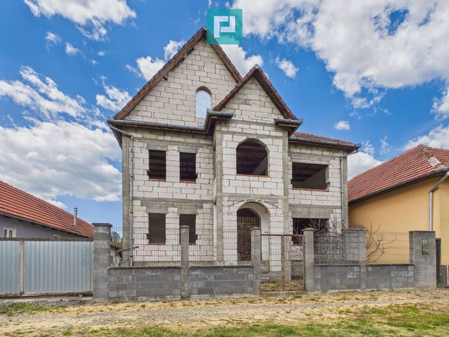 Casă cu etaj construcție nouă, în Sebiș Arad - Poză 1