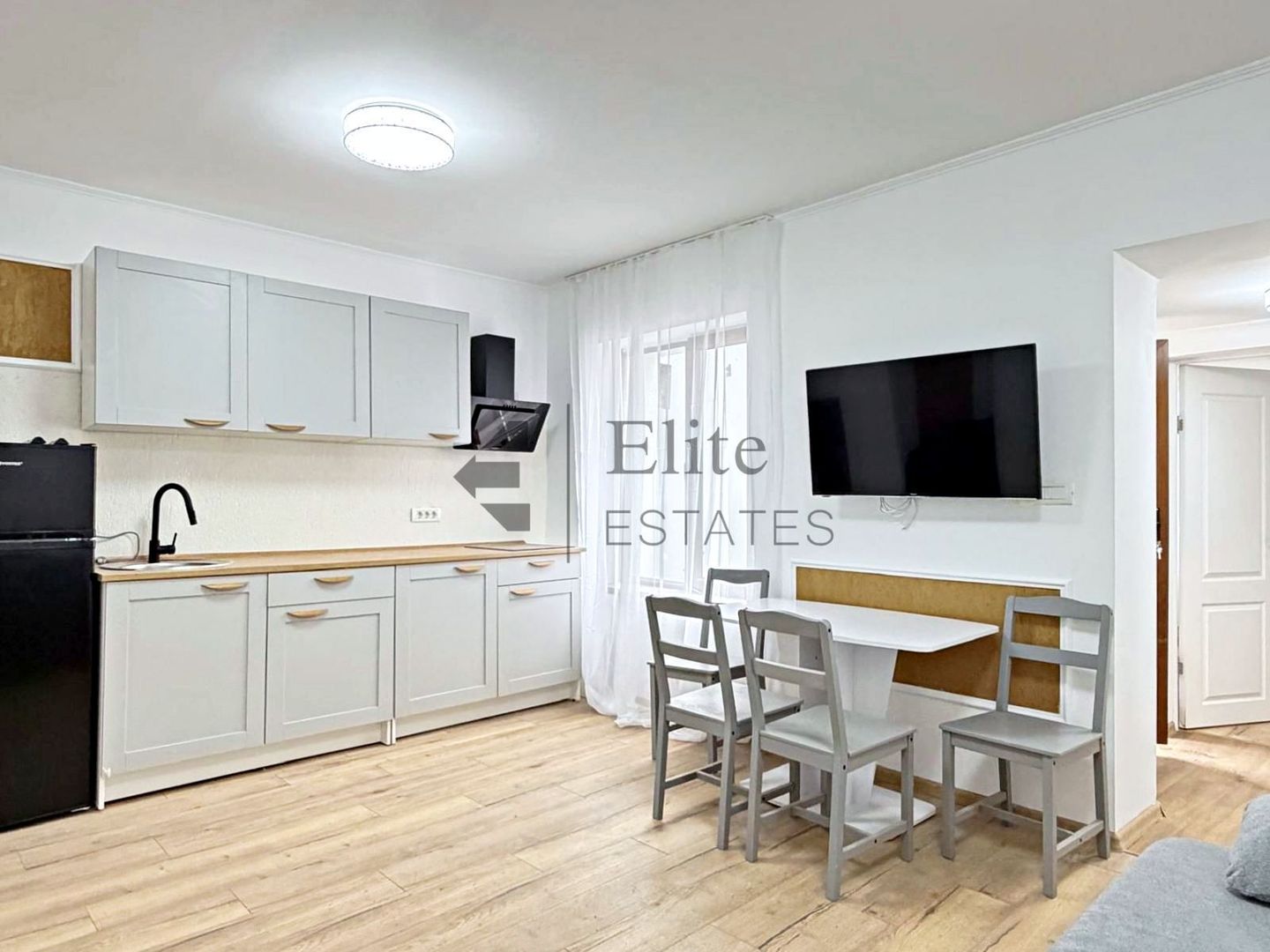 Casa cu 3 camere de vanzare in Cantemir - Poză 1