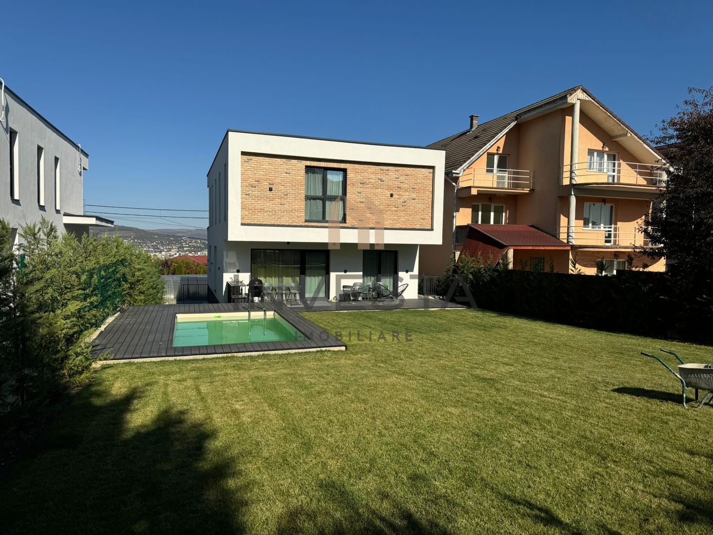 Casa individuala, 625 teren! Finisaje moderne, recent finalizata! - Poză 1