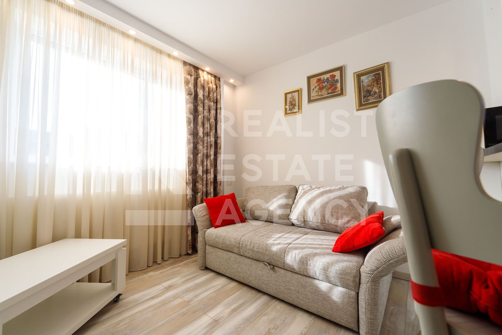 Vânzare, apartament cu 2 camere în zona Drumul Taberei - Poză 4