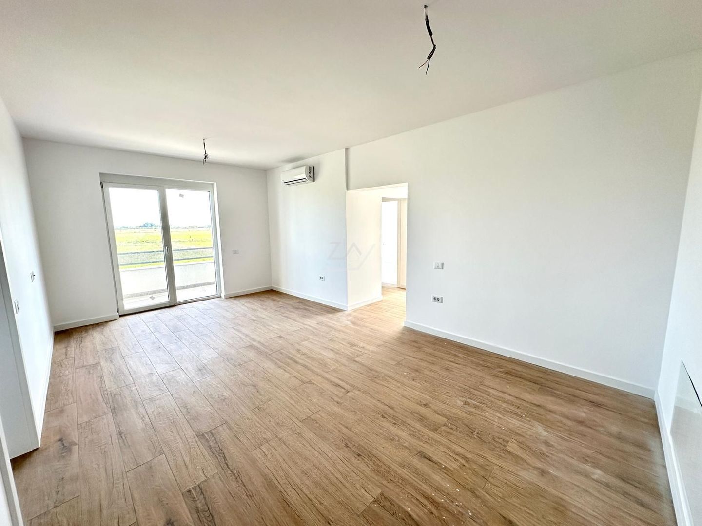 Ap pe 2 niveluri. Decomandat. 2 locuri de parcare. - Poză 1