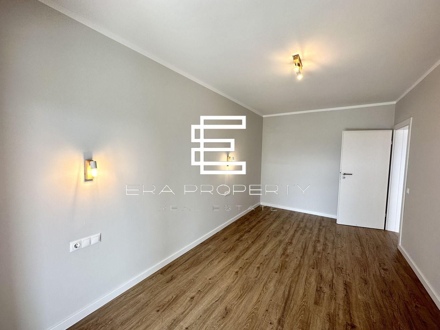 Apartament 2 camere - etaj 1- terasa 18 mp - zona Aeroport Sibiu - Poză 9