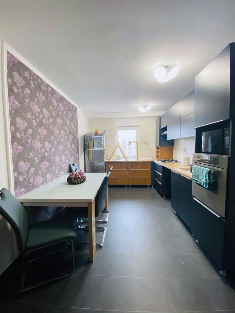 Apartament | 4 camere |  etaj intermediar | zona Titulescu - Poză 2