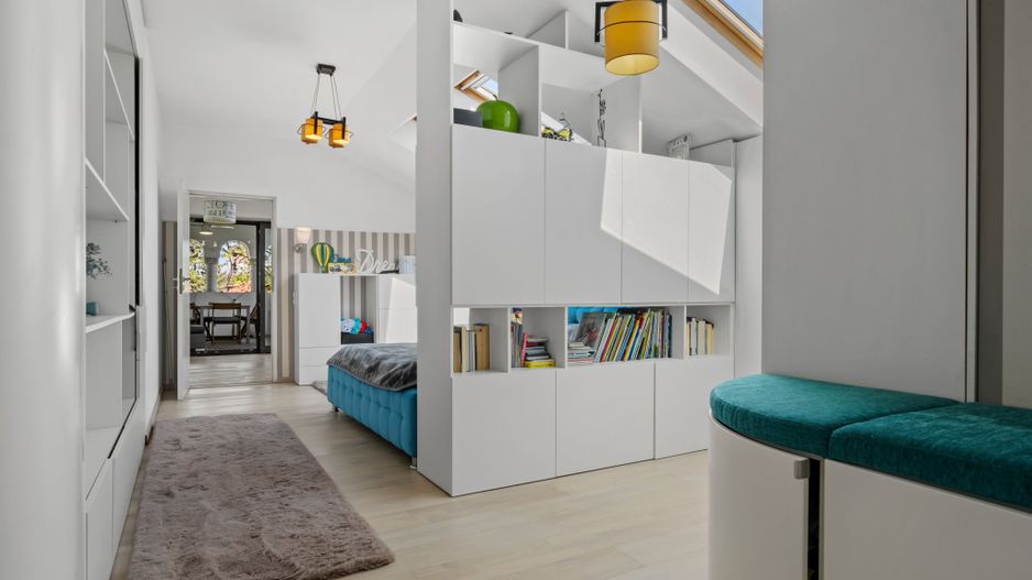 Eleganță și Spațiu în Inima Cartierului Domenii | Apartament cu 5 Camere în Vilă - Poză 9