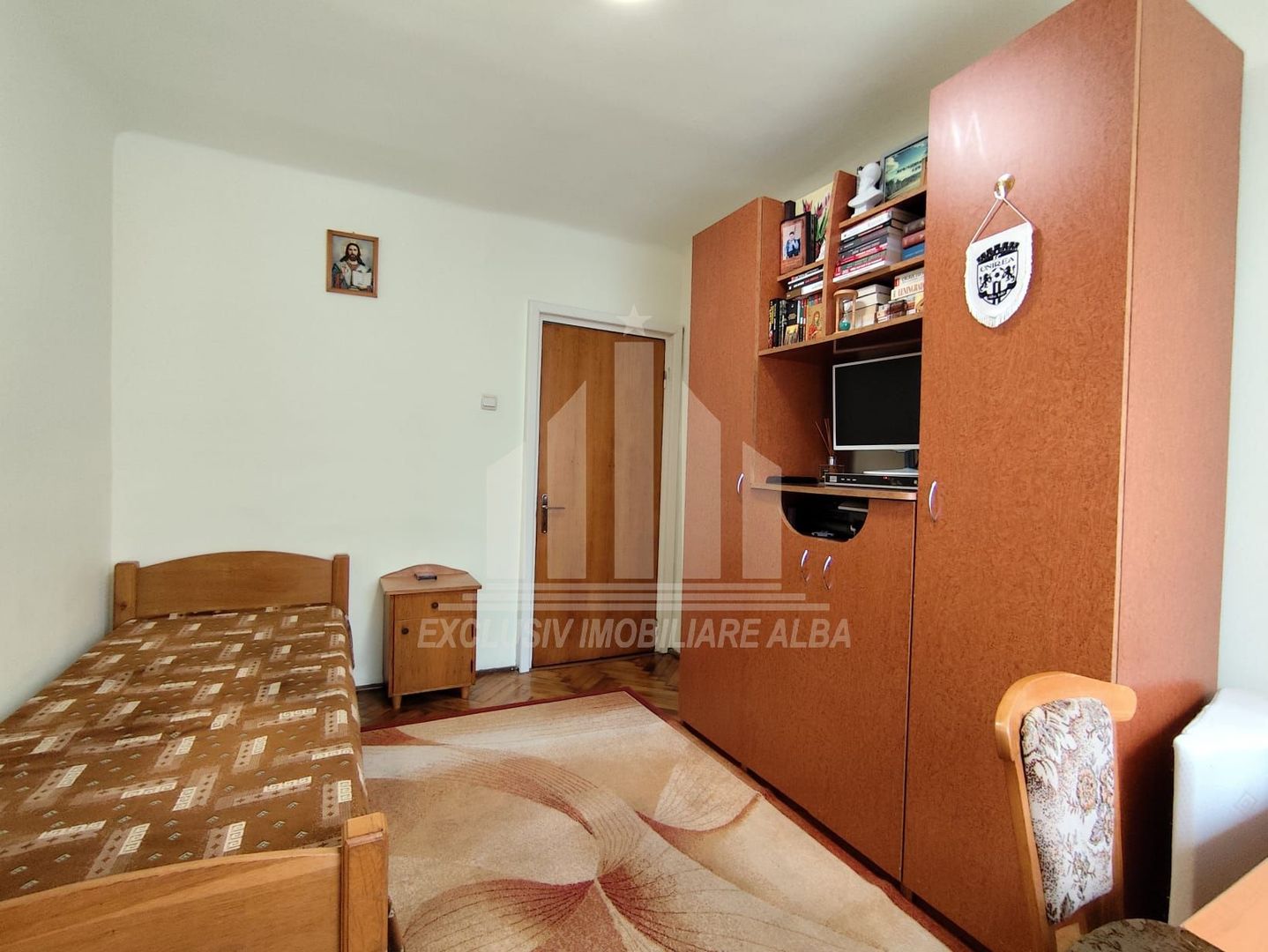 Apartament cu 4 camere decomandate, Cetate - Poză 4