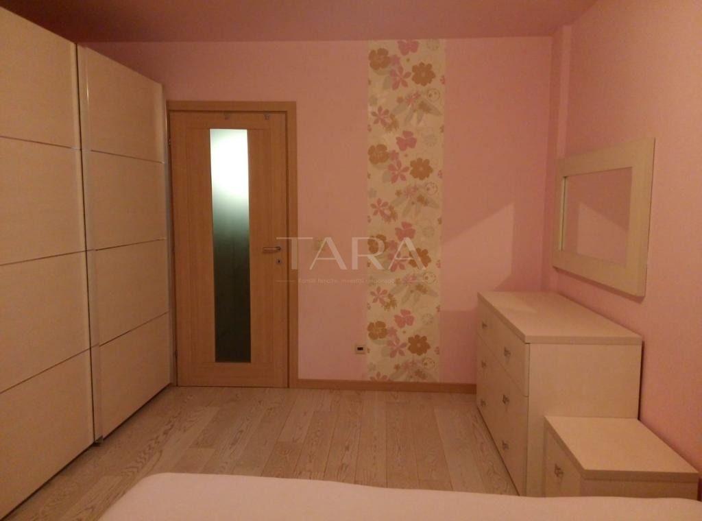 Apartament cu 4 camere de vânzare în zona Europa - Poză 9