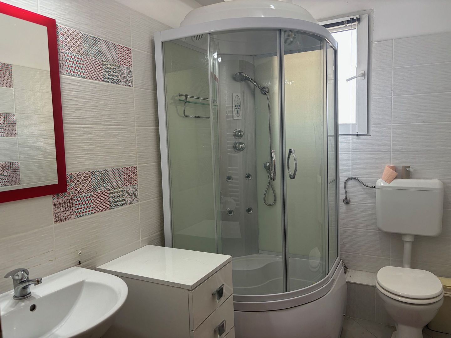 Apartament mobilat cu parcare subterana si lift - Poză 7