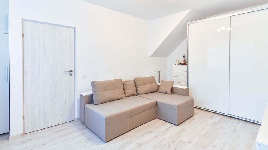 Casa zona centrala, curte individuala - Poză 5