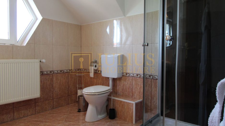 Casa in Blascovici, 5 camere + 3 bai, centrala proprie - Poză 25