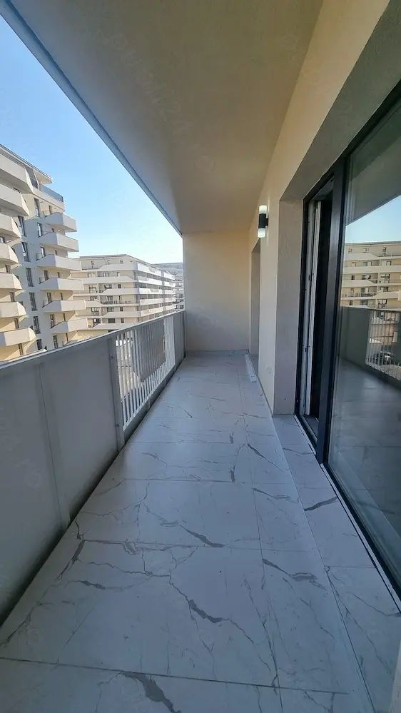 Apartament de vanzare 2 camere, etaj intermediar, terasa, garaj - Poză 4