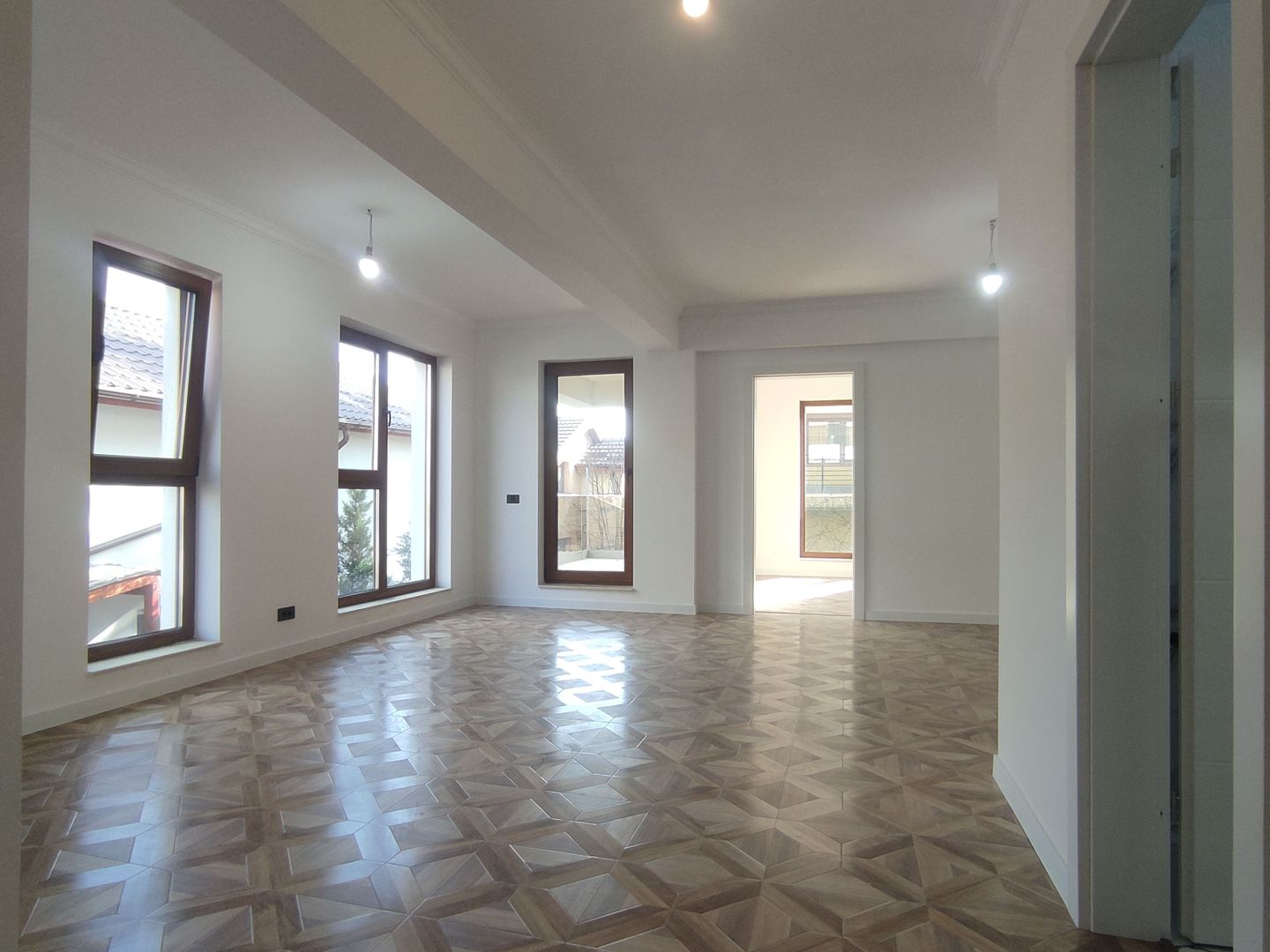 Vânzare apartament 2 camere lângă parcul Bazilescu - Poză 1