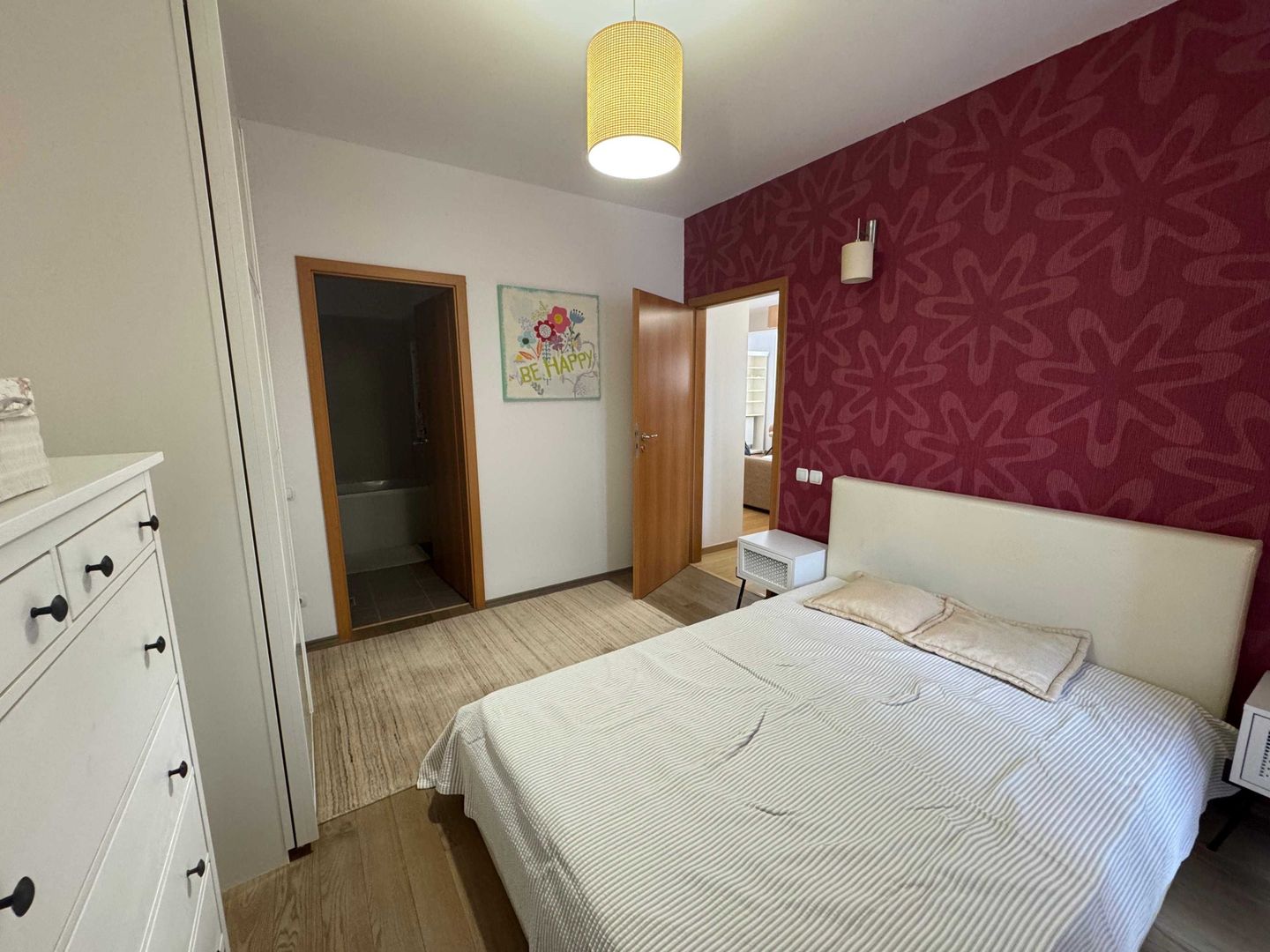 Apartament 3 camere LUX, 2 băi, 2 balcoane, centrală, parcare inclusă, boxă - Poză 2