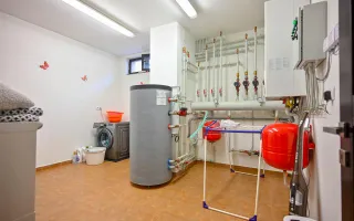 Somptuozitate in stil modern, 2 garaje, 3 terase, totul pe 1.000 mp teren - Poză 59
