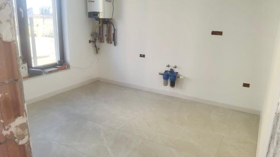 Casa insiruita cu 3 camere - Giroc - Poză 3