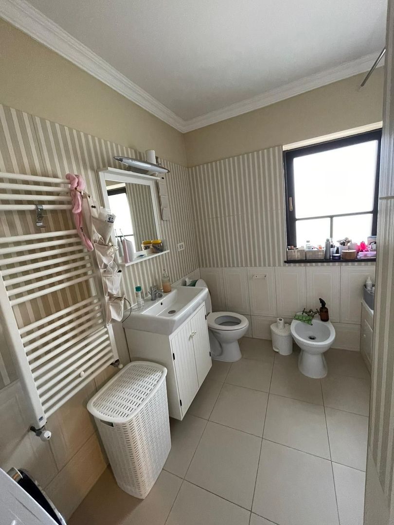 Casă modernă mobilată | 3 dormitoare |  Ansamblu privat | Strada asfaltata - Poză 8