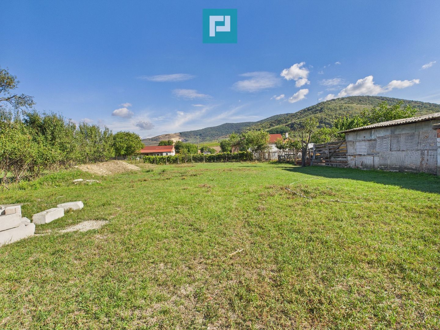 Casă cu panoramă spre dealurile Șiriei - Poză 12