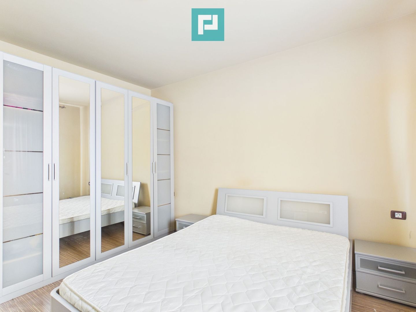 Casă spațioasă în Sântana - Poză 7