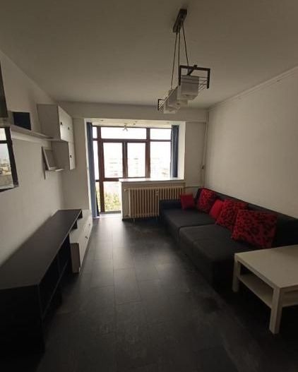 De vanzare Apartament 3 camere Tineretului, central - Poză 1