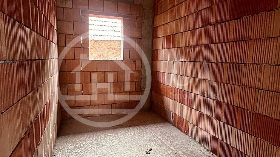 Teren si casa la rosu de vanzare in Biharia, Bihor - Poză 8