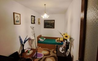 Casă cu 5 camere, zonă semicentrală, ideală pentru locuință sau birou. - Poză 3